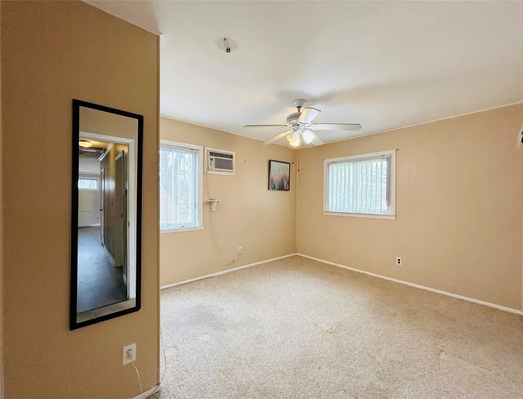 29 Leonard Place Amityville NY 11701