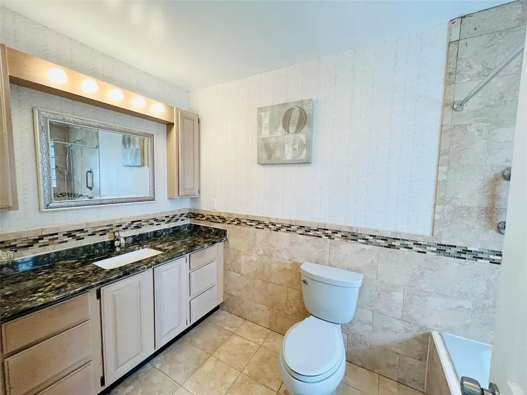 29 Leonard Place Amityville NY 11701