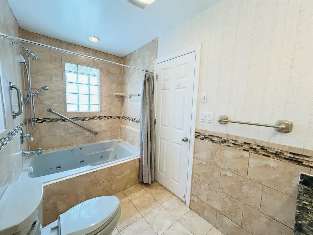 29 Leonard Place Amityville NY 11701