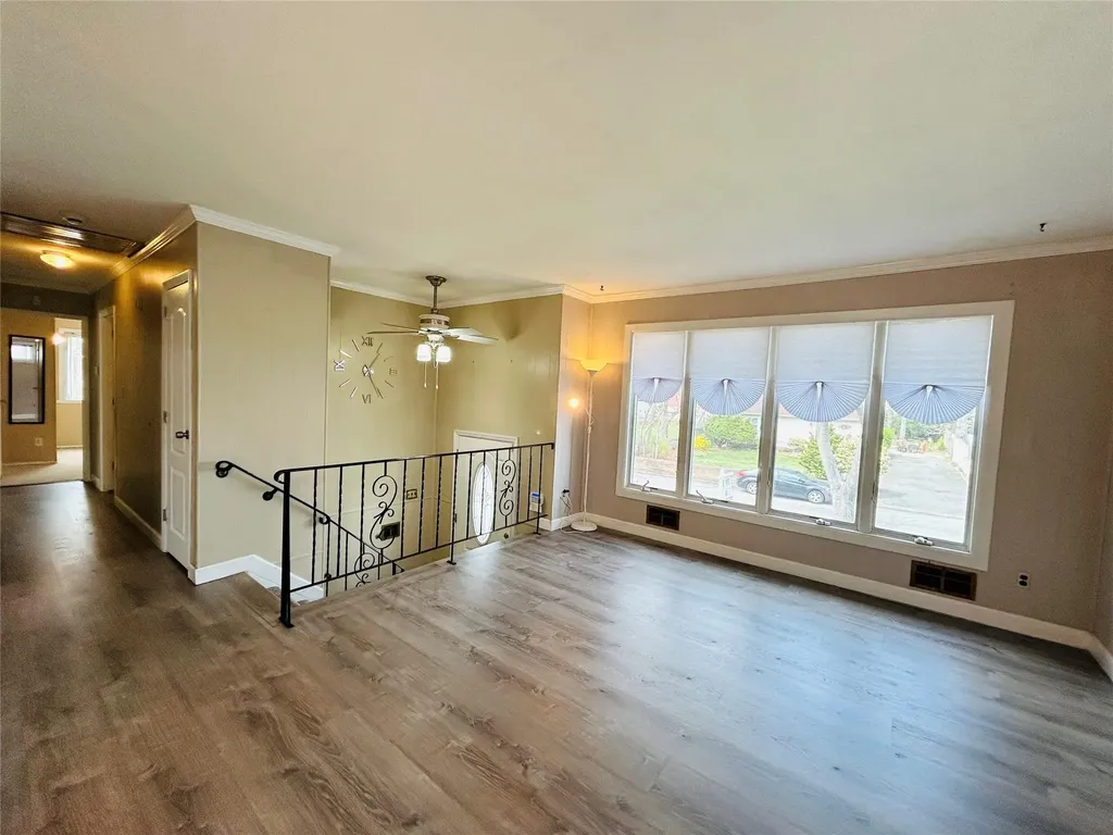29 Leonard Place Amityville NY 11701