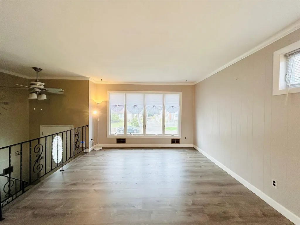 29 Leonard Place Amityville NY 11701
