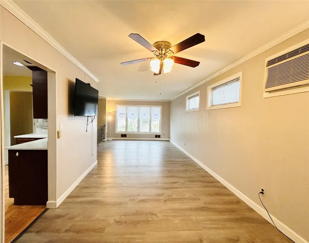 29 Leonard Place Amityville NY 11701