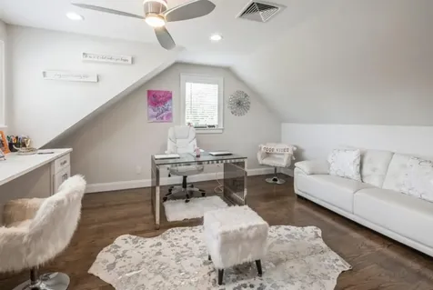 8 Hilltop Drive Bayville NY 11709