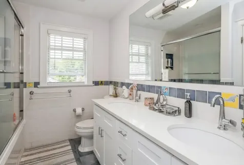 8 Hilltop Drive Bayville NY 11709