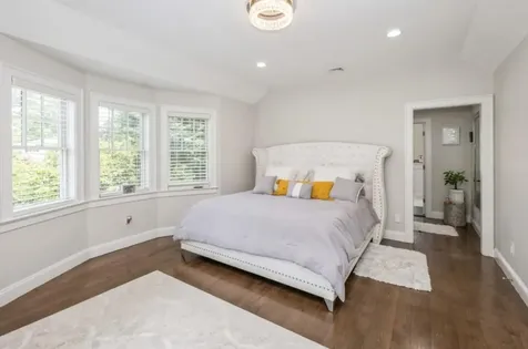 8 Hilltop Drive Bayville NY 11709