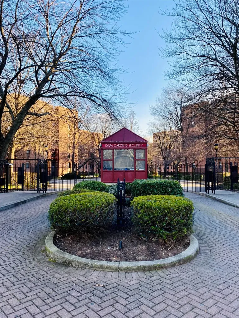 150-25 72 Nd Road Flushing NY 11367