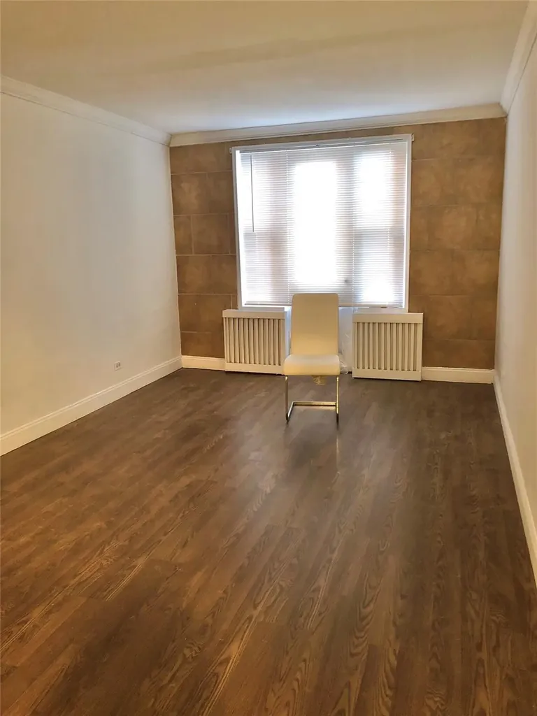150-25 72 Nd Road Flushing NY 11367