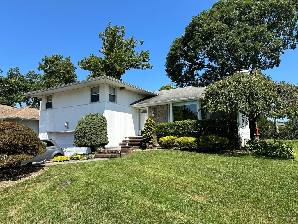 16 Middle Lane Jericho NY 11753