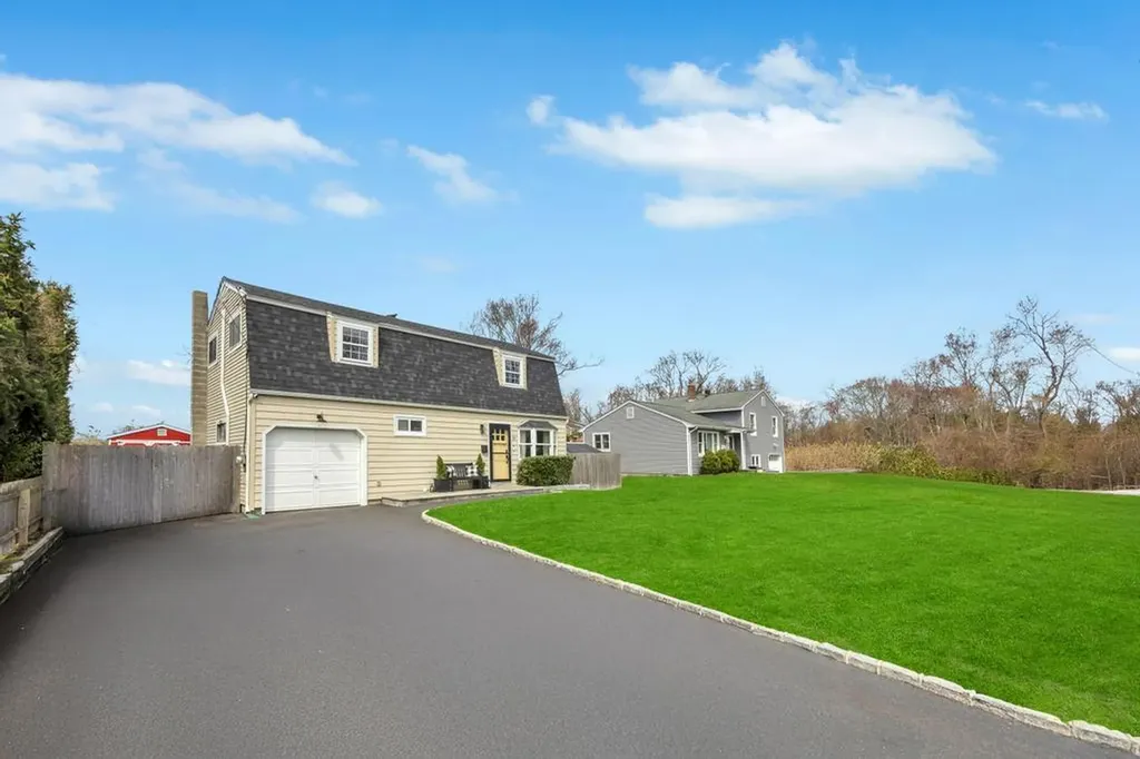 52 Thorburn Avenue Patchogue NY 11772