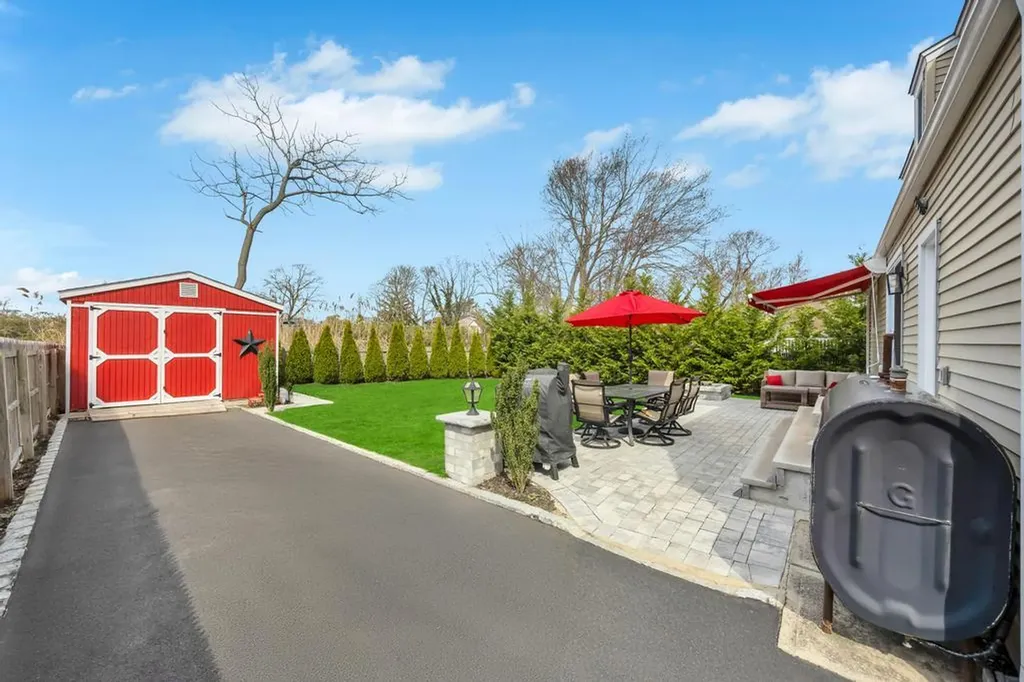 52 Thorburn Avenue Patchogue NY 11772