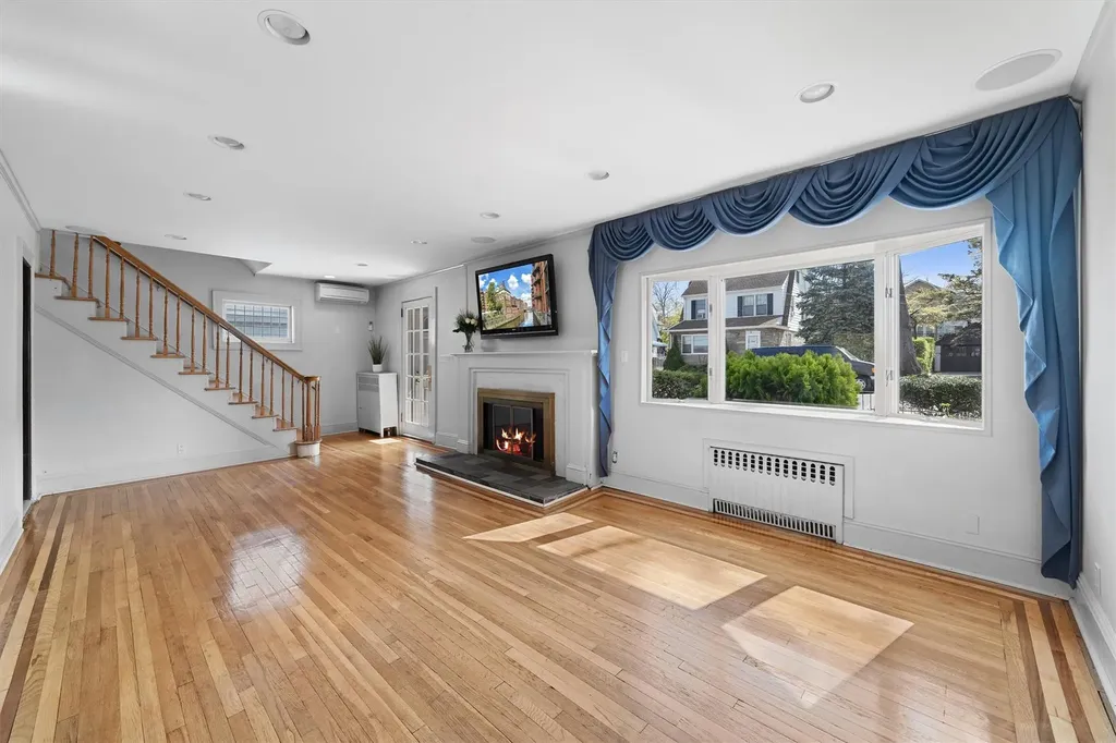 241 Lee Avenue Yonkers NY 10705