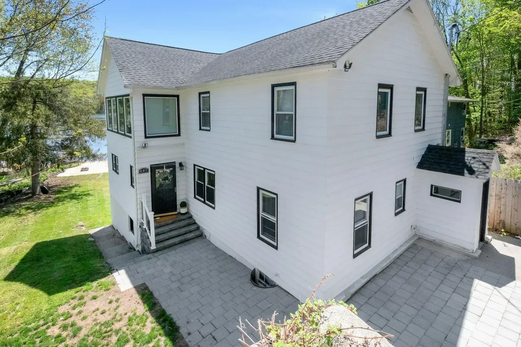 445 E Main Street Jefferson Valley NY 10535