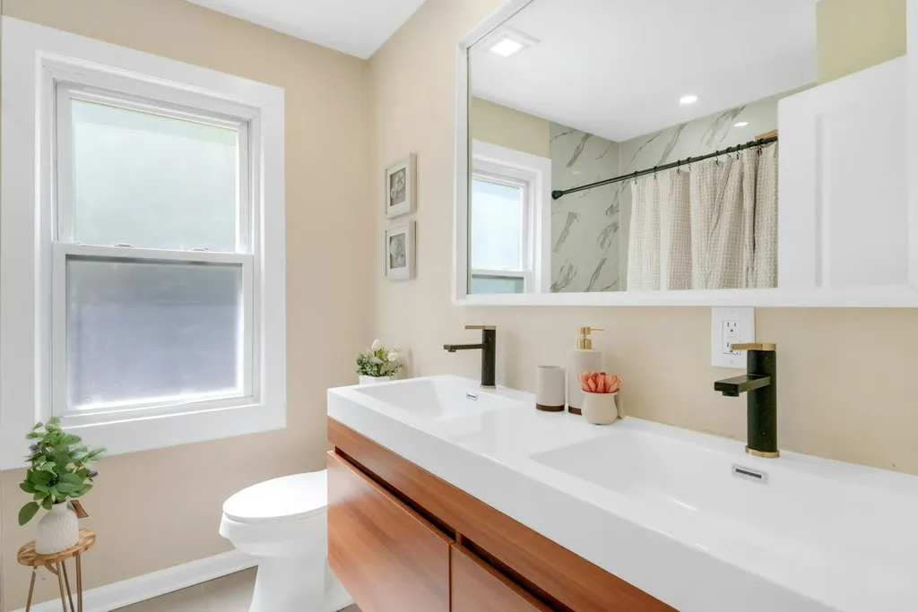 445 E Main Street Jefferson Valley NY 10535