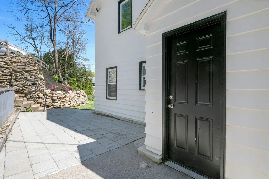 445 E Main Street Jefferson Valley NY 10535