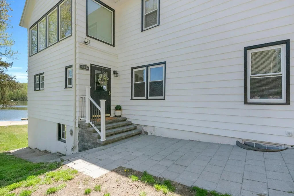 445 E Main Street Jefferson Valley NY 10535