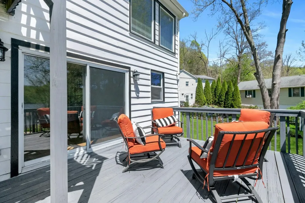 445 E Main Street Jefferson Valley NY 10535