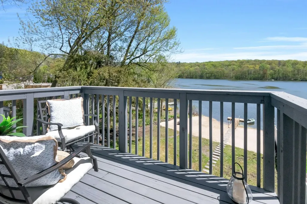 445 E Main Street Jefferson Valley NY 10535