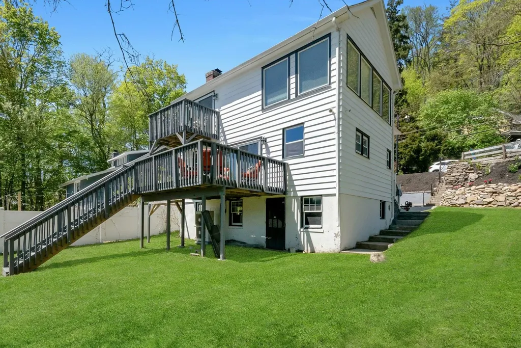 445 E Main Street Jefferson Valley NY 10535