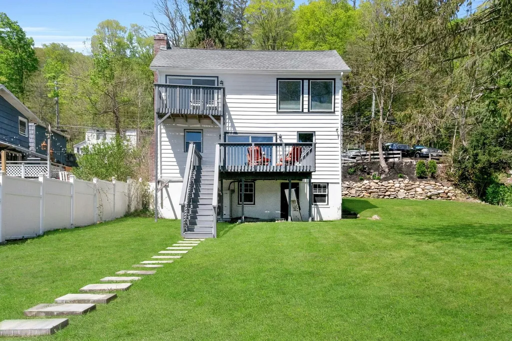 445 E Main Street Jefferson Valley NY 10535