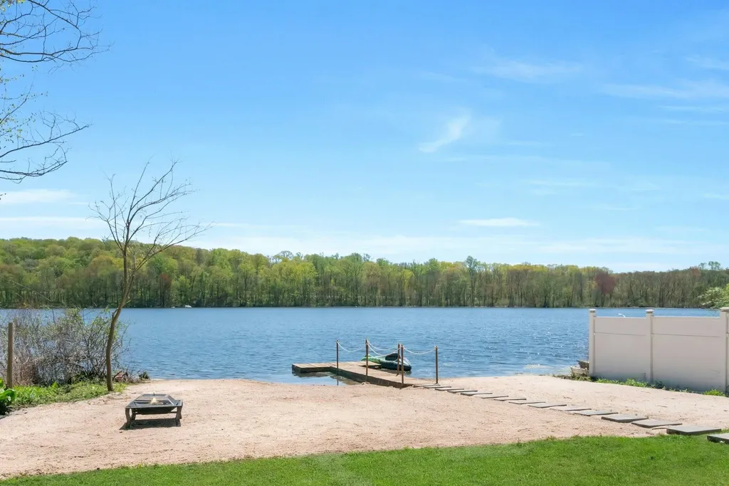 445 E Main Street Jefferson Valley NY 10535