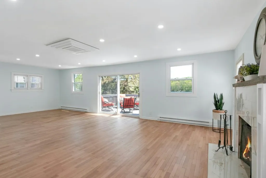 445 E Main Street Jefferson Valley NY 10535