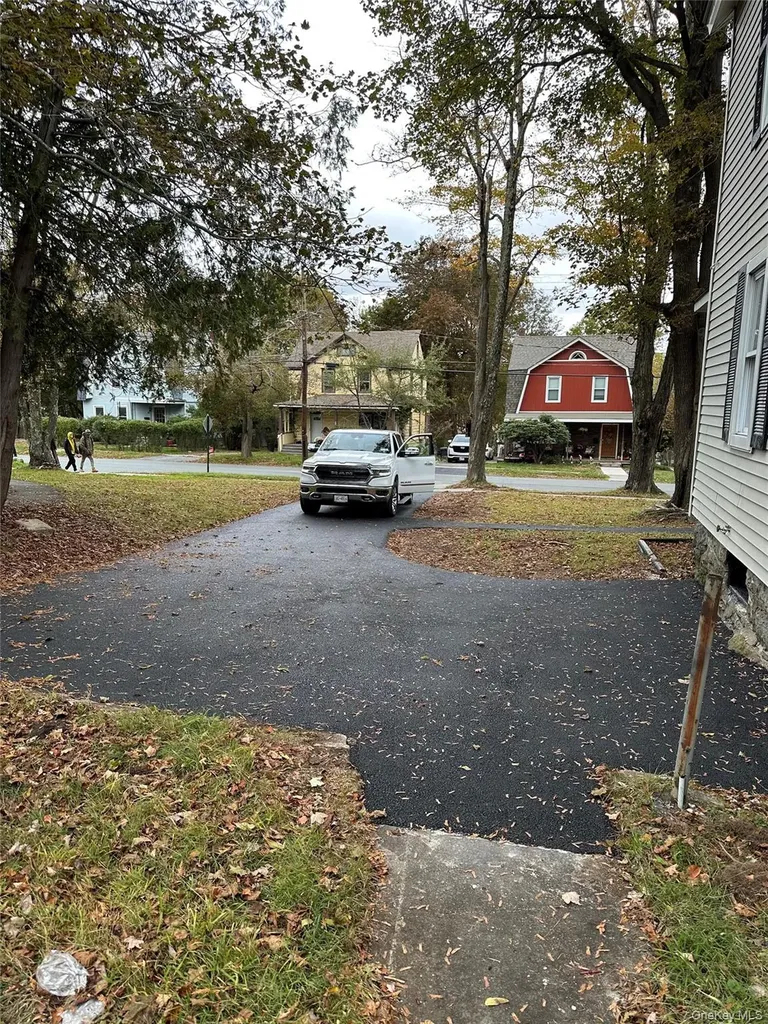 59 Clinton Avenue Monticello NY 12701