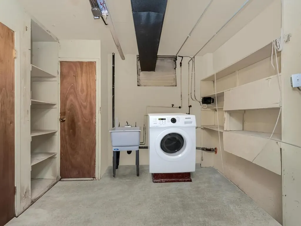 663 E 94th Street Brooklyn NY 11236