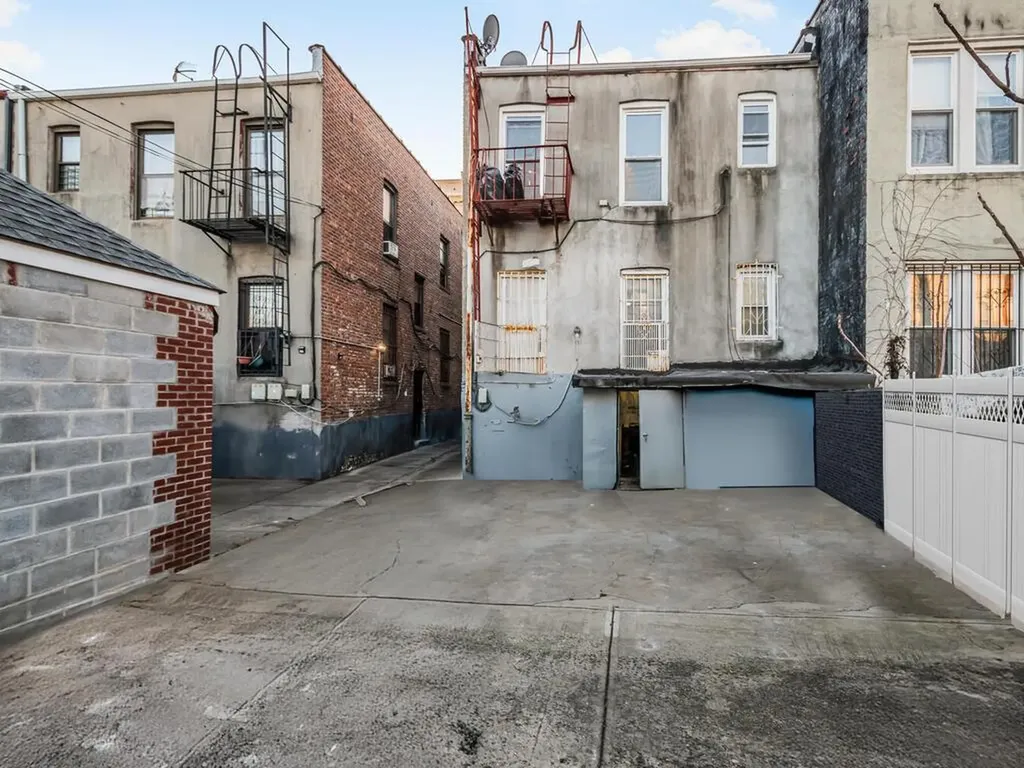 663 E 94th Street Brooklyn NY 11236