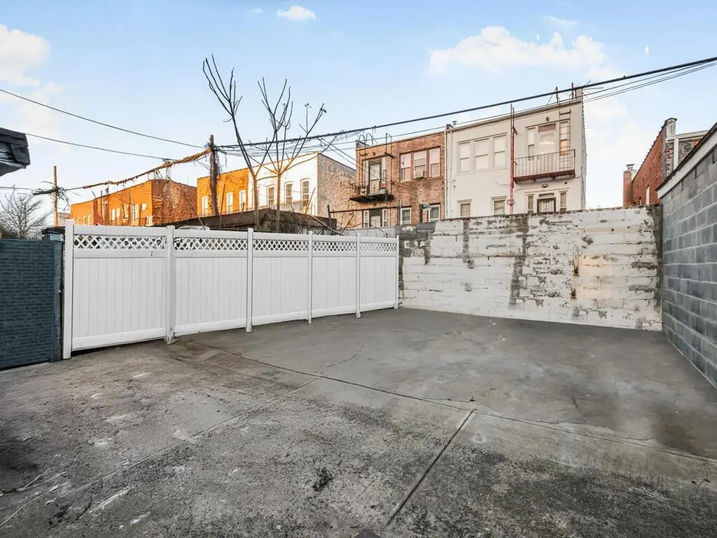 663 E 94th Street Brooklyn NY 11236