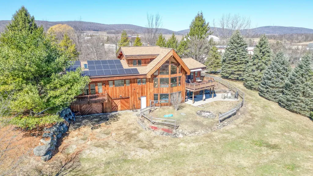 15 Mills Place Milton NY 12547