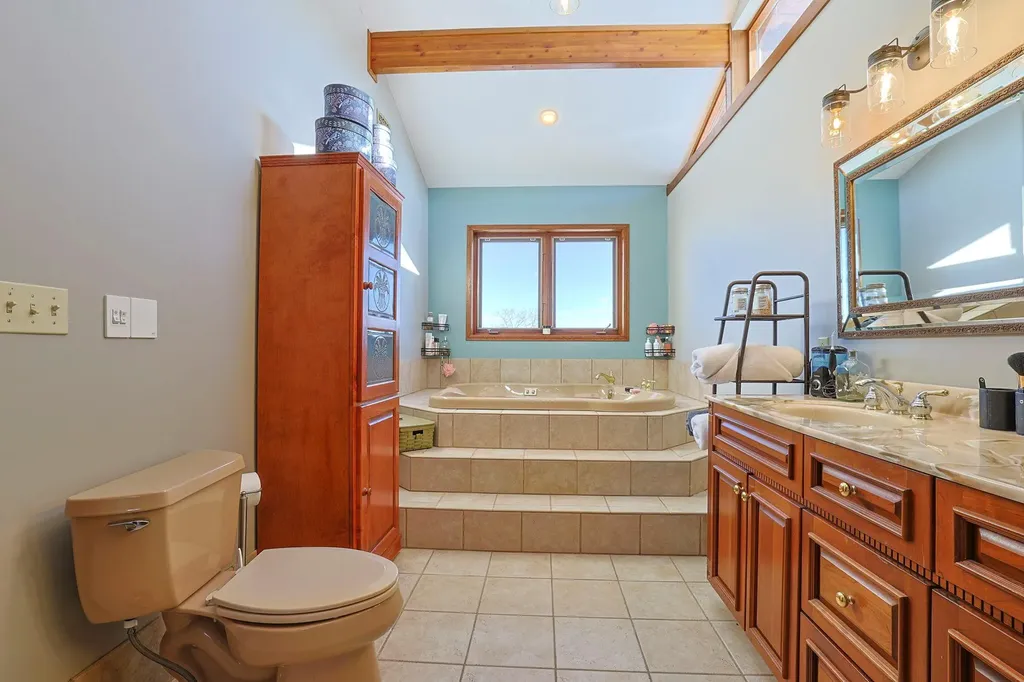 15 Mills Place Milton NY 12547