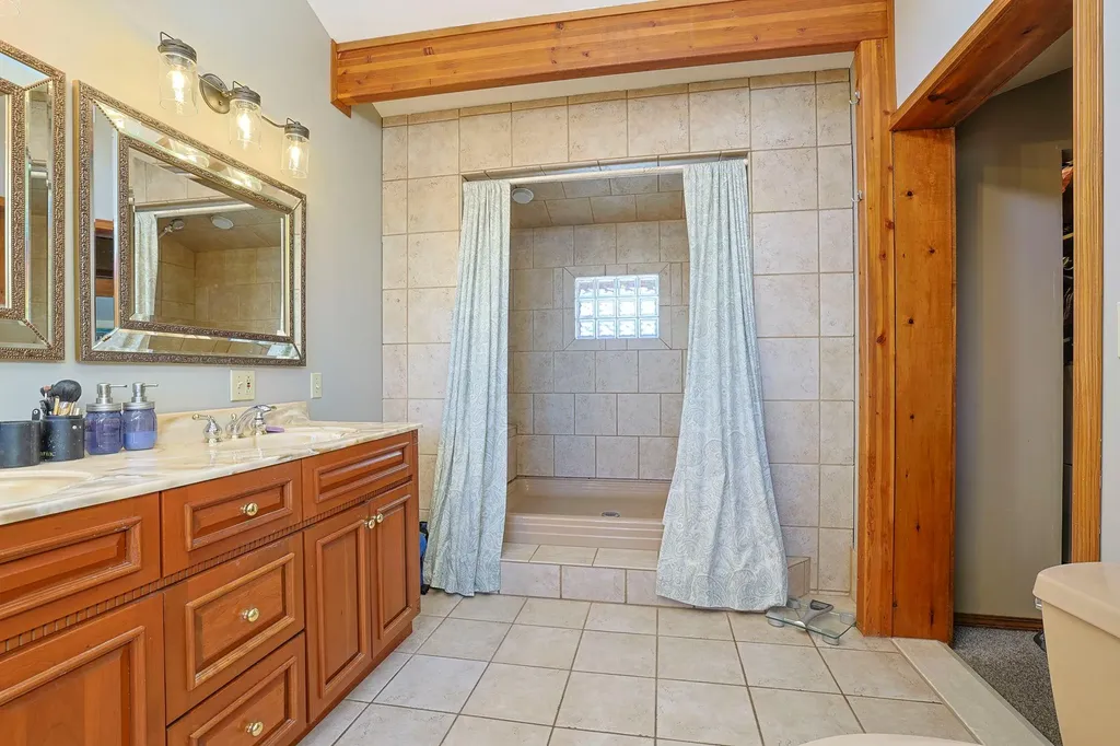 15 Mills Place Milton NY 12547