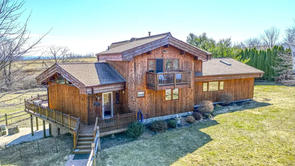 15 Mills Place Milton NY 12547