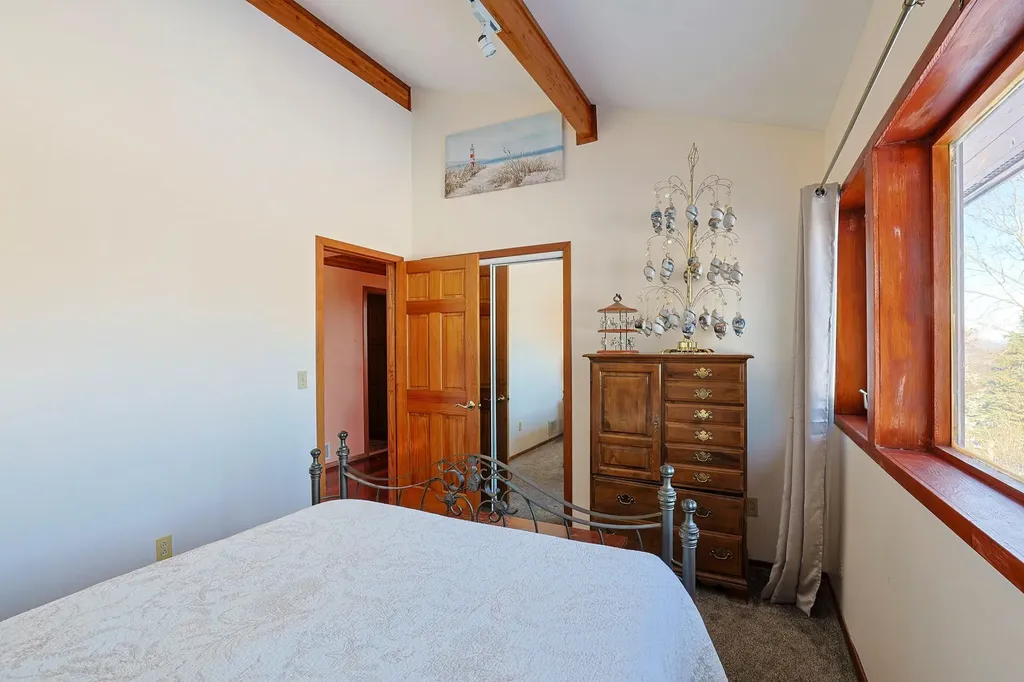15 Mills Place Milton NY 12547