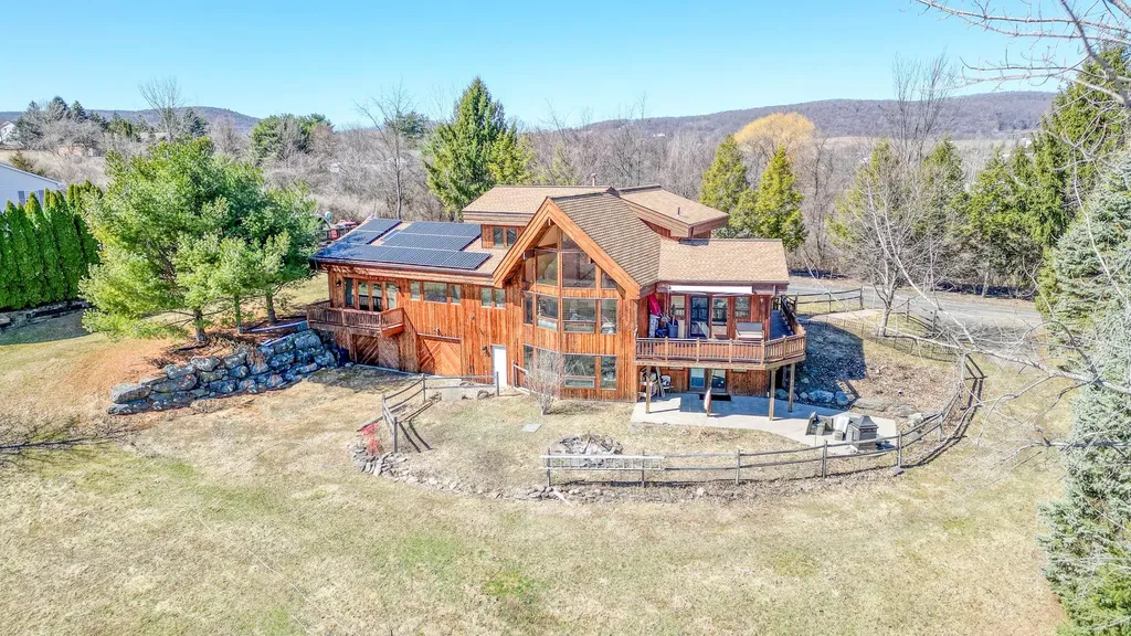15 Mills Place Milton NY 12547