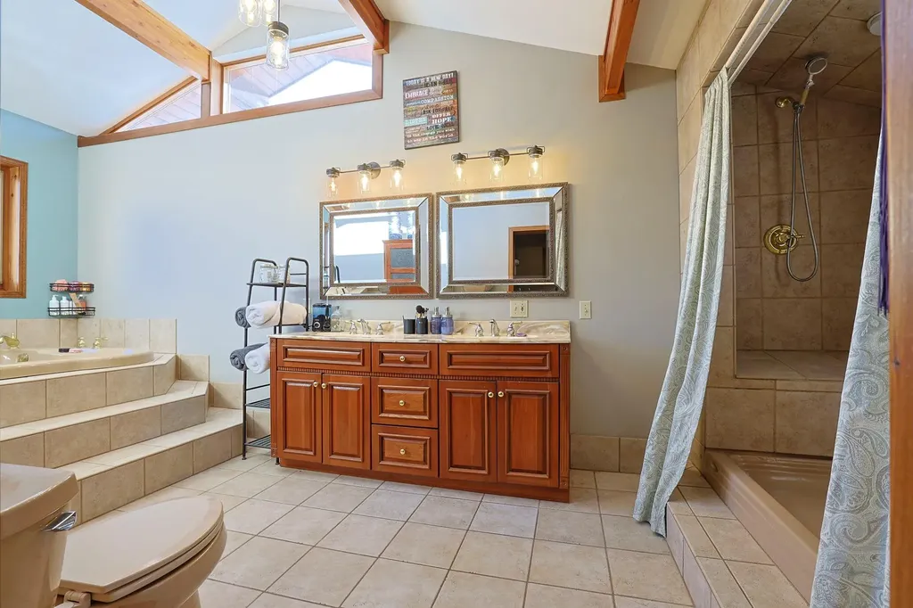 15 Mills Place Milton NY 12547