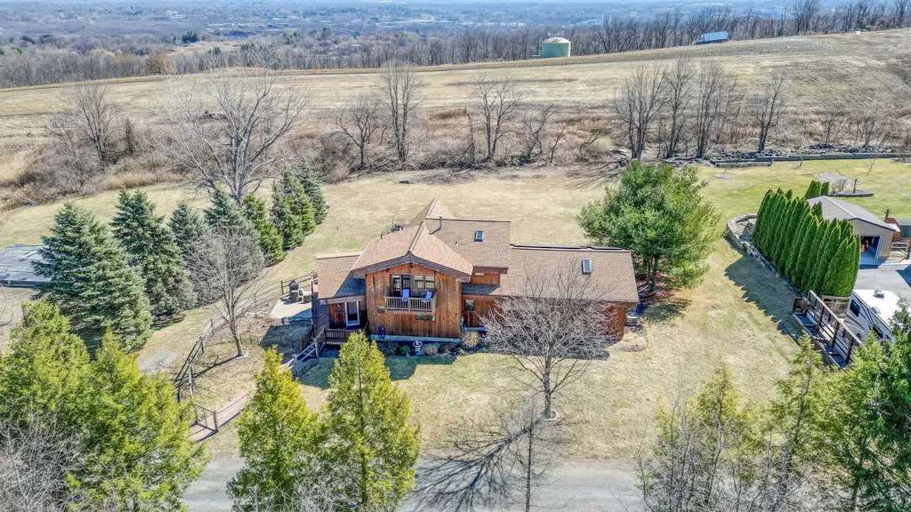 15 Mills Place Milton NY 12547