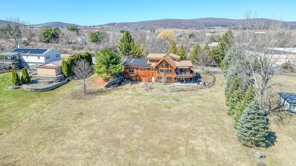 15 Mills Place Milton NY 12547