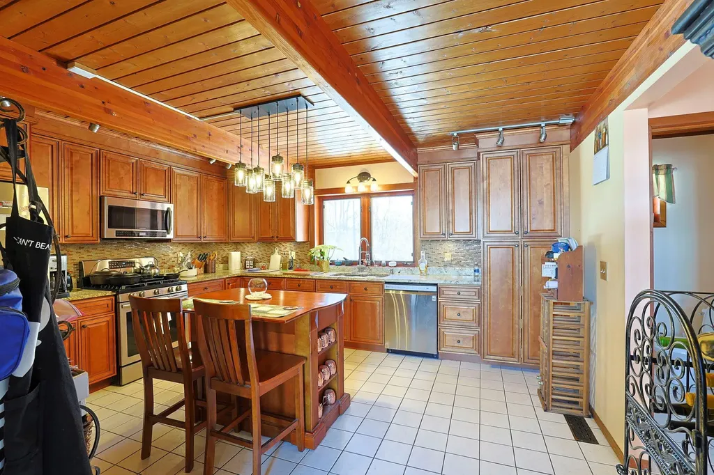 15 Mills Place Milton NY 12547