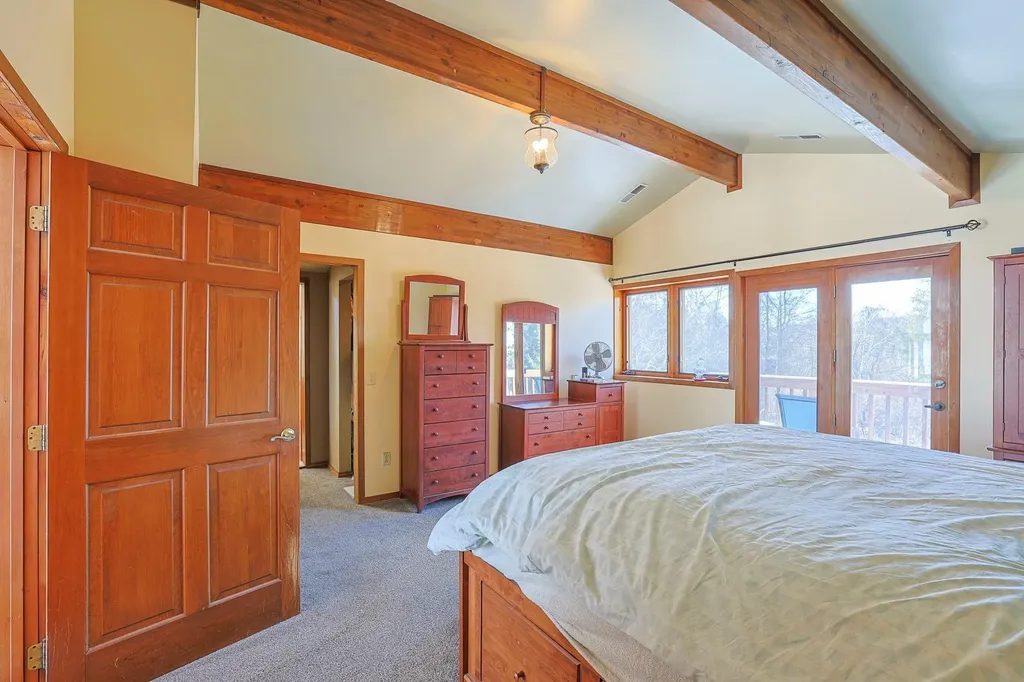 15 Mills Place Milton NY 12547