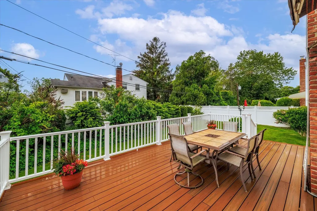 444 Derby Road Baldwin NY 11510