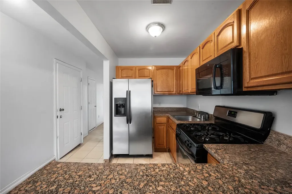 962 Hemlock Street Brooklyn NY 11208