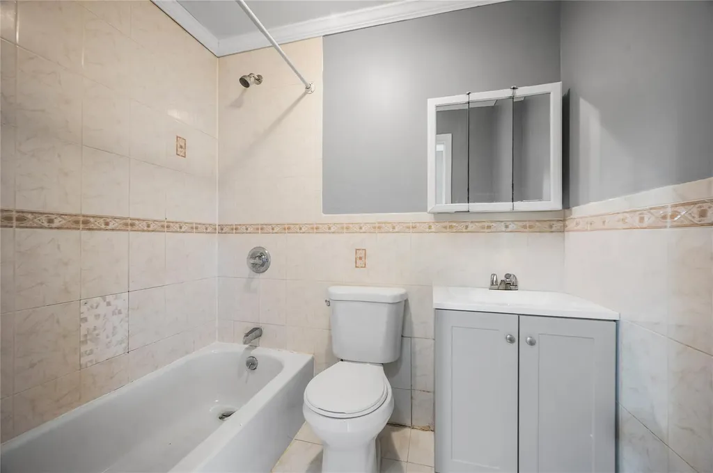 962 Hemlock Street Brooklyn NY 11208