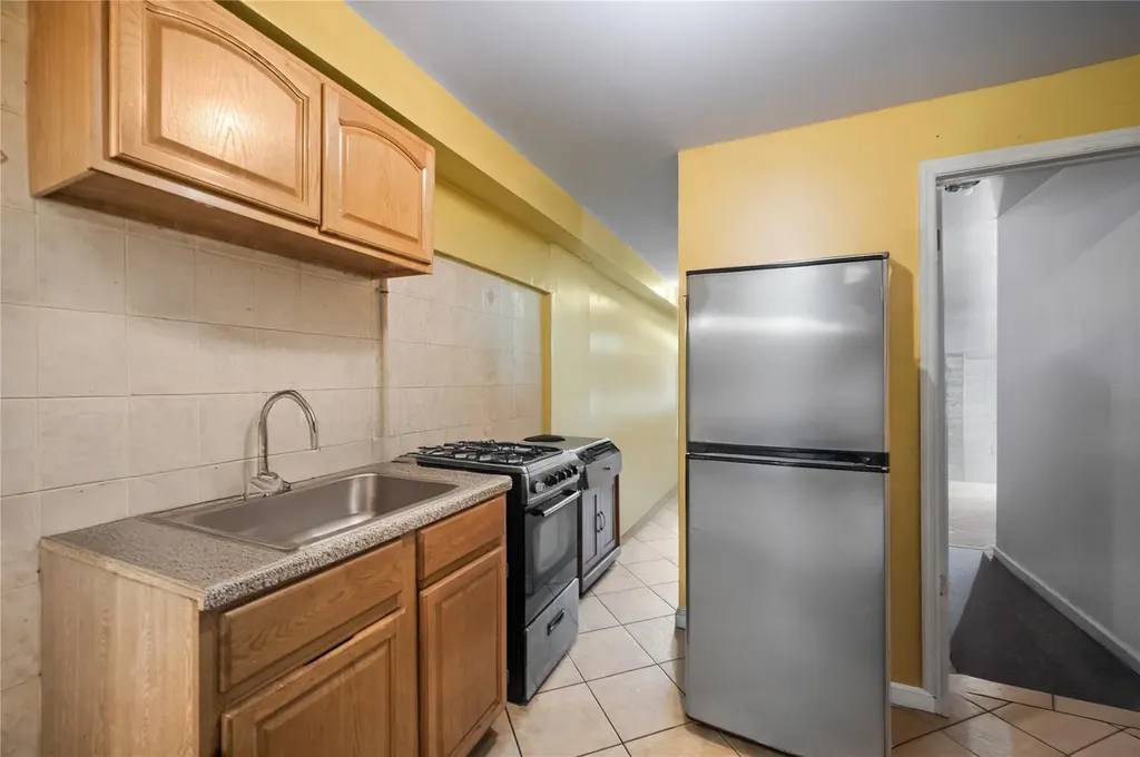 962 Hemlock Street Brooklyn NY 11208