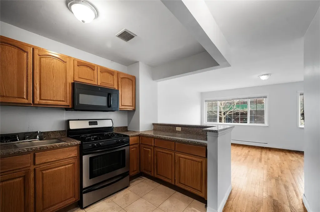 962 Hemlock Street Brooklyn NY 11208