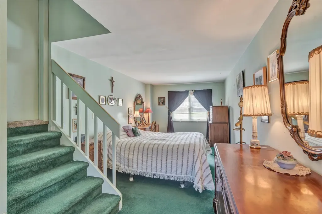87 Mohawk Avenue Deer Park NY 11729