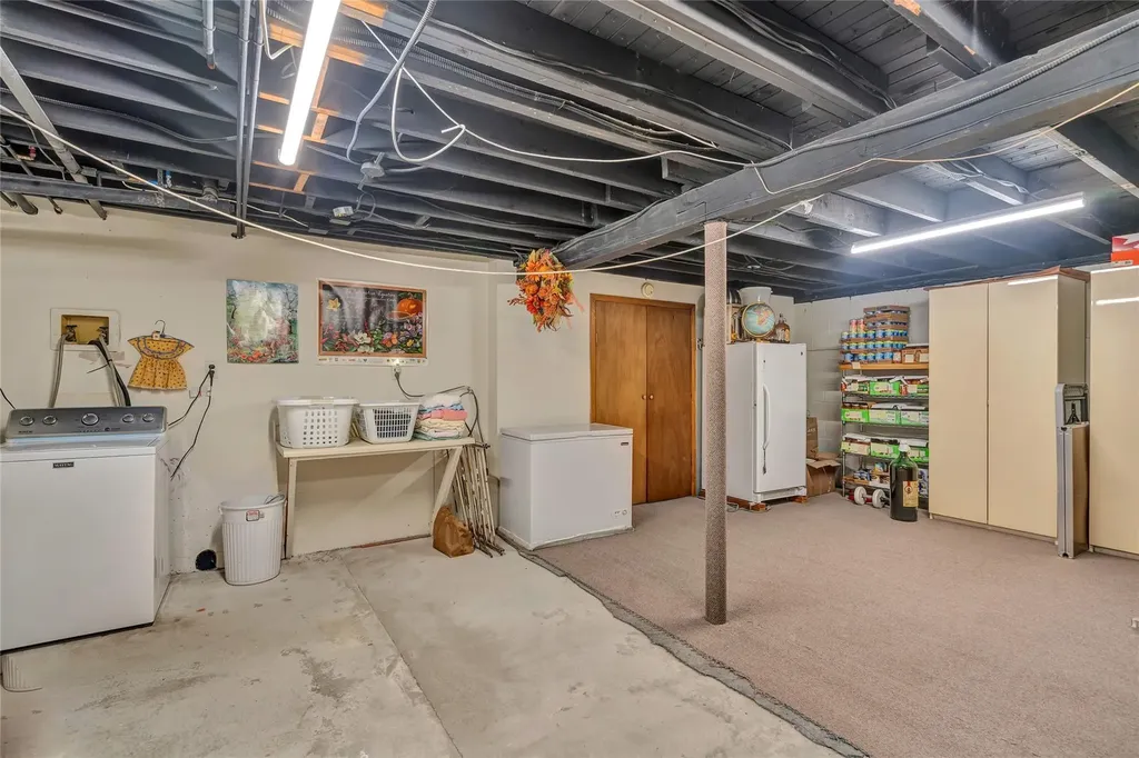 87 Mohawk Avenue Deer Park NY 11729