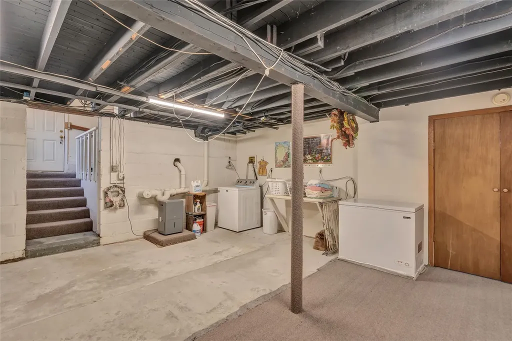 87 Mohawk Avenue Deer Park NY 11729