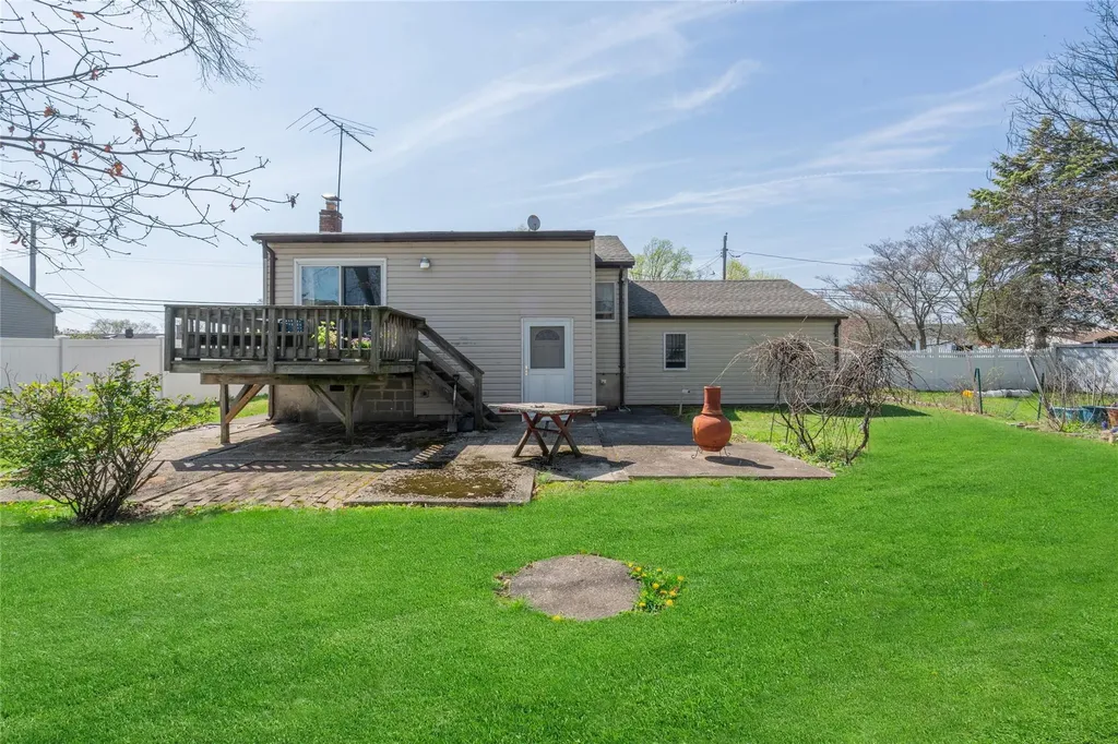87 Mohawk Avenue Deer Park NY 11729