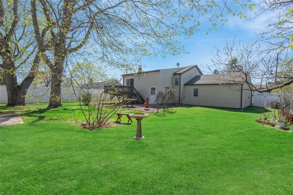 87 Mohawk Avenue Deer Park NY 11729
